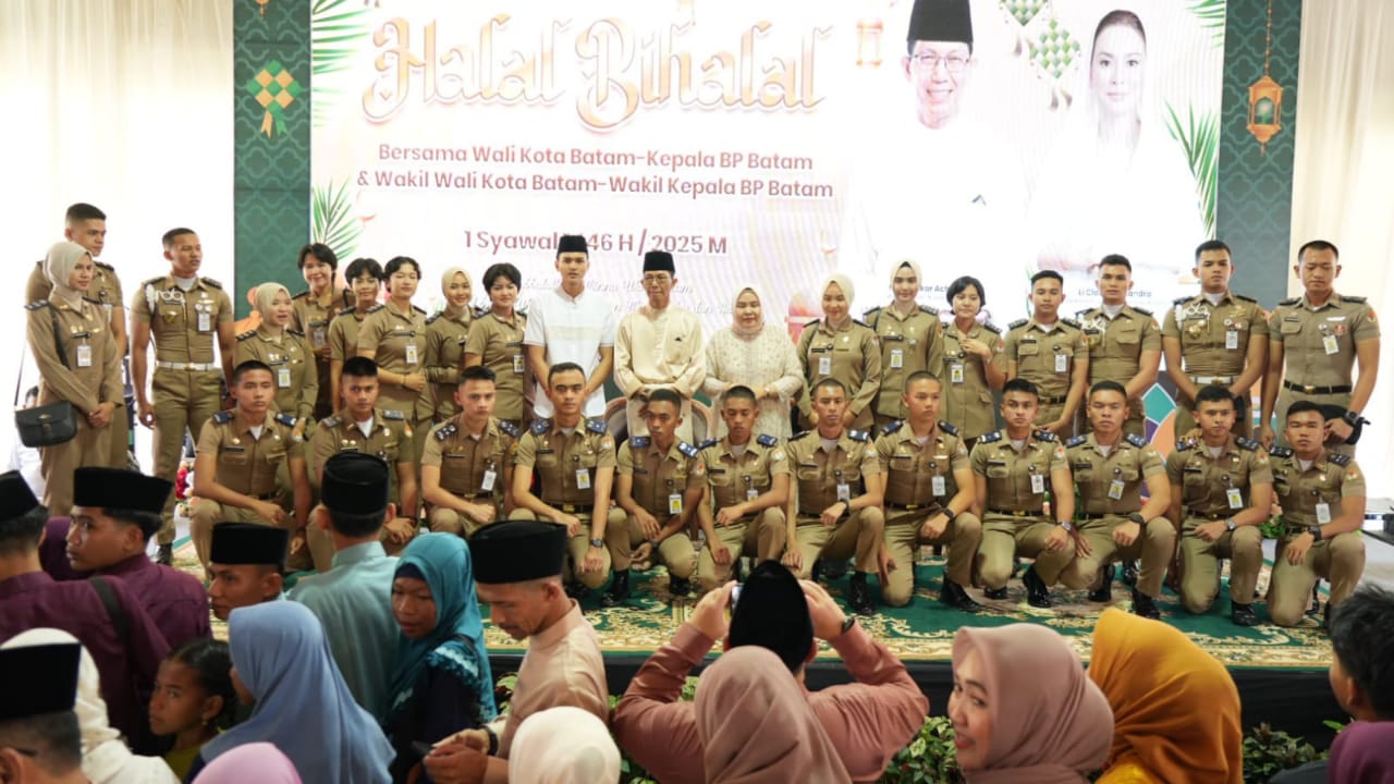 Wali Kota Batam Gelar Silahturahmi dan Open House Idul Fitri, Amsakar Sambut Warga di Hari Lebaran
