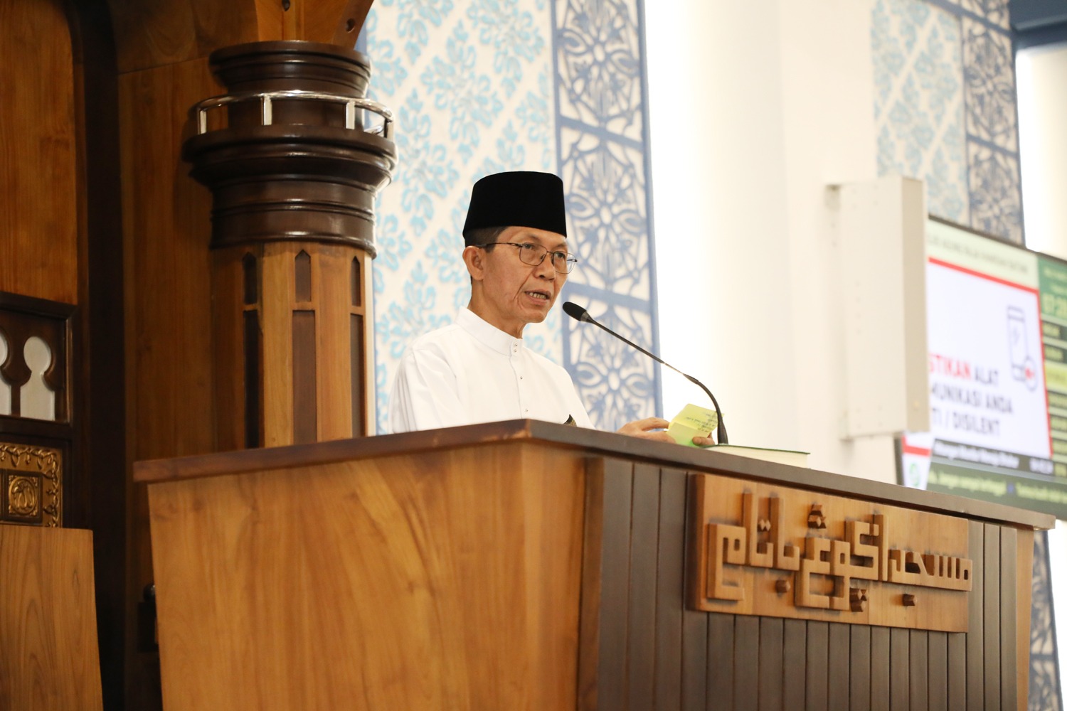 Walikota Amsakar Bersama Ribuan Warga Kota Batam Tunaikan Salat Idul Fitri 1446 Hijrah di Mesjid Agung Raja Hamidah