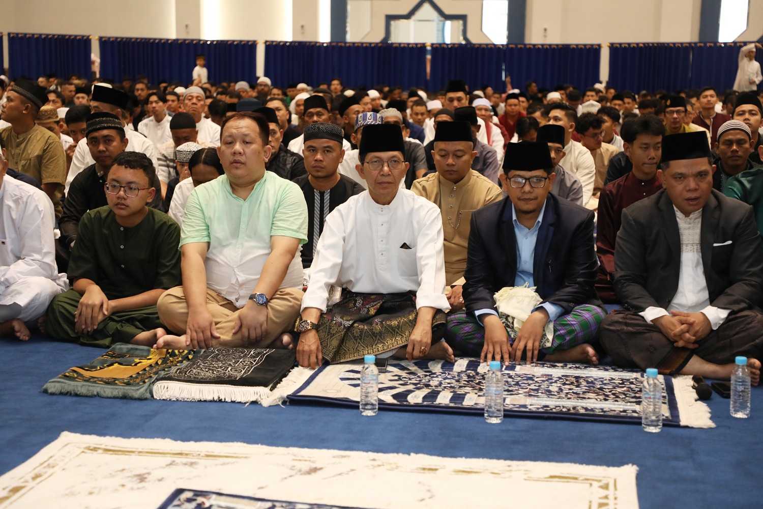 Walikota Amsakar Bersama Ribuan Warga Kota Batam Tunaikan Salat Idul Fitri 1446 Hijrah di Mesjid Agung Raja Hamidah