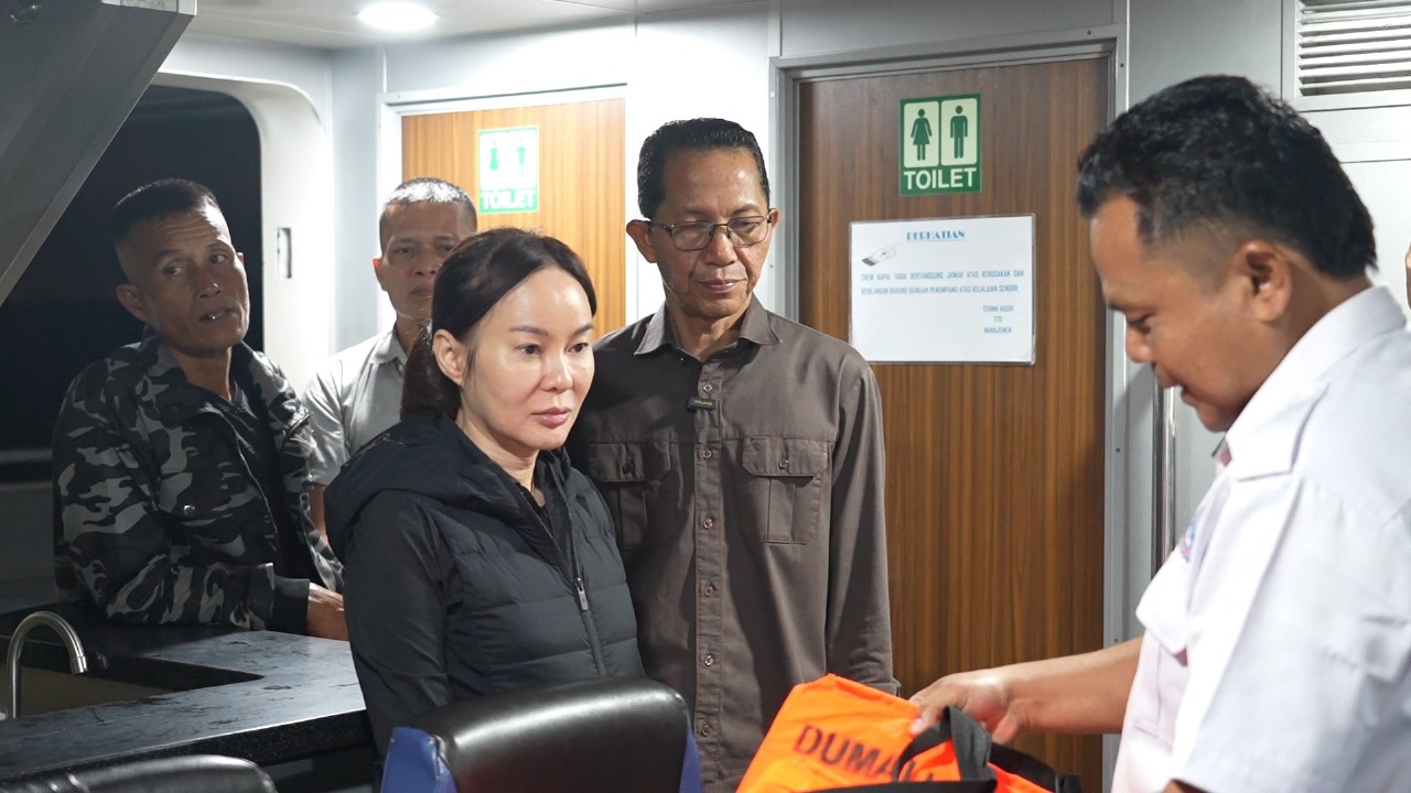 Walikota Amsakar Bersama Wakilnya Li Claudia Tinjau Arus Mudik di Pelabuhan Sekupang Batam