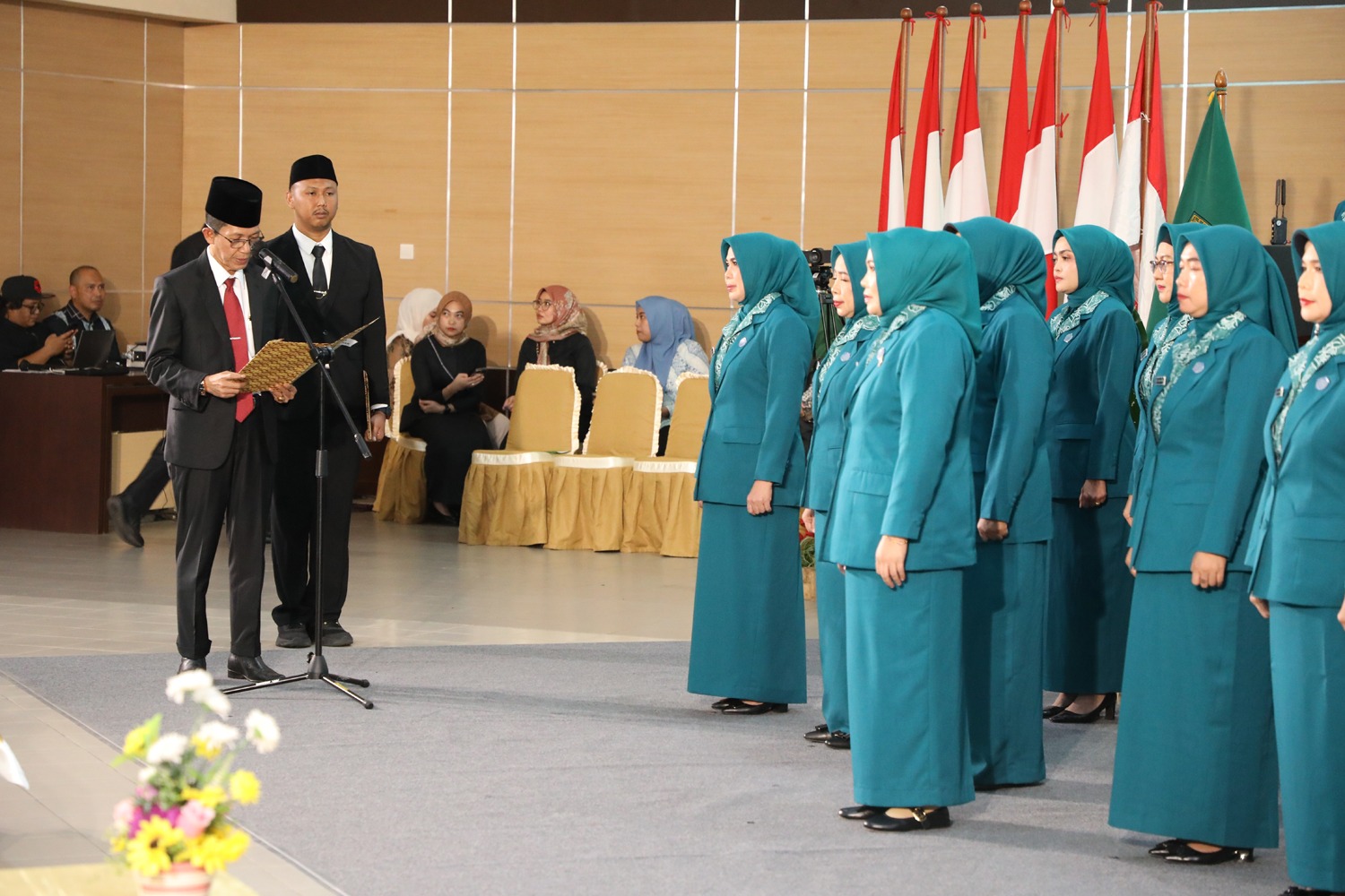 Wujudkan Keluarga Sejahtera, Walikota Amsakar Mengukuhkan TP PKK Kota Batam