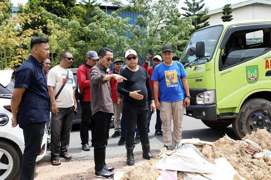 Gerak Cepat Tangani Sampah Liar dan Edukasi Warga Batam