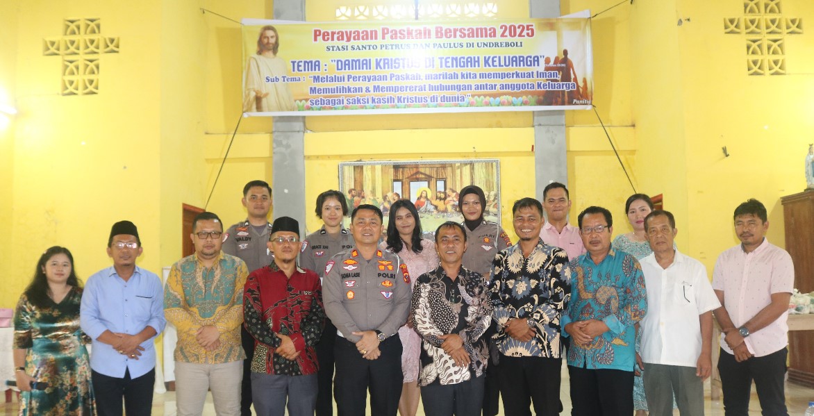 Satlantas Polres Nias Beri Edukasi Berlalu Lintas Sekaligua Salurkan Sembako di Gereja Katolik