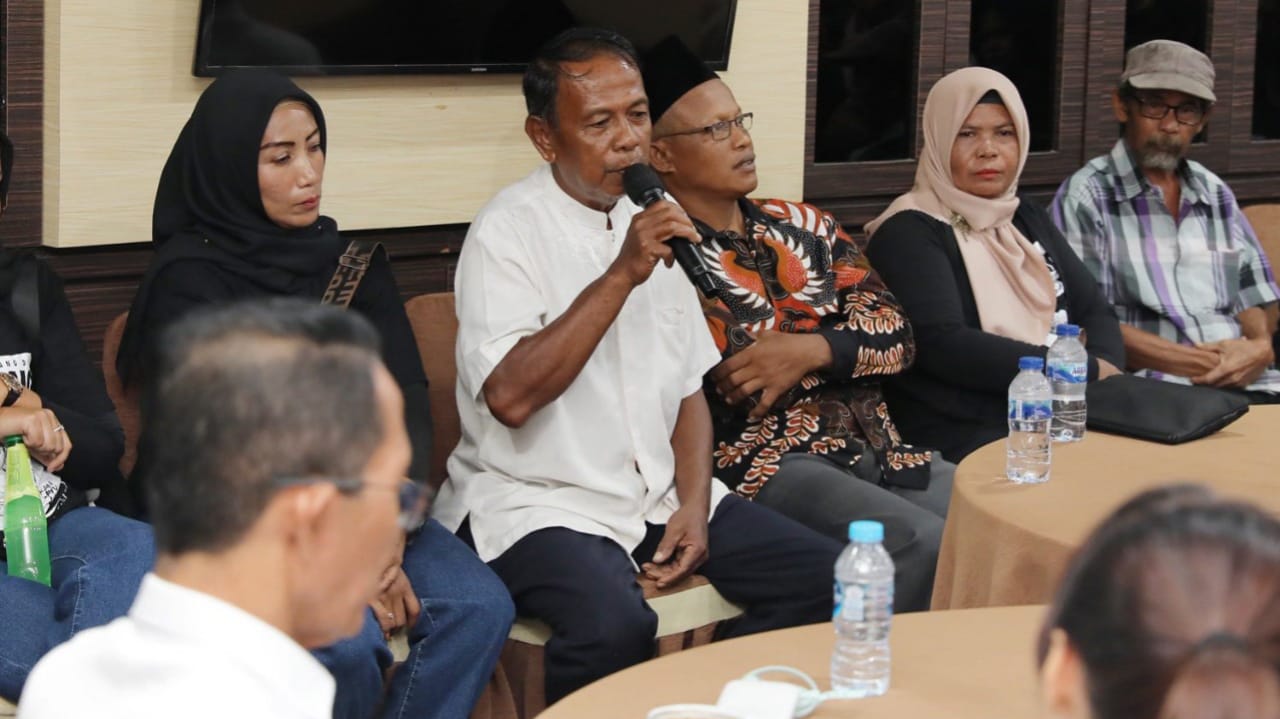 Wali Kota Amsakar Bersama Wakilnya Terima Aspirasi Warga Rempang Batam