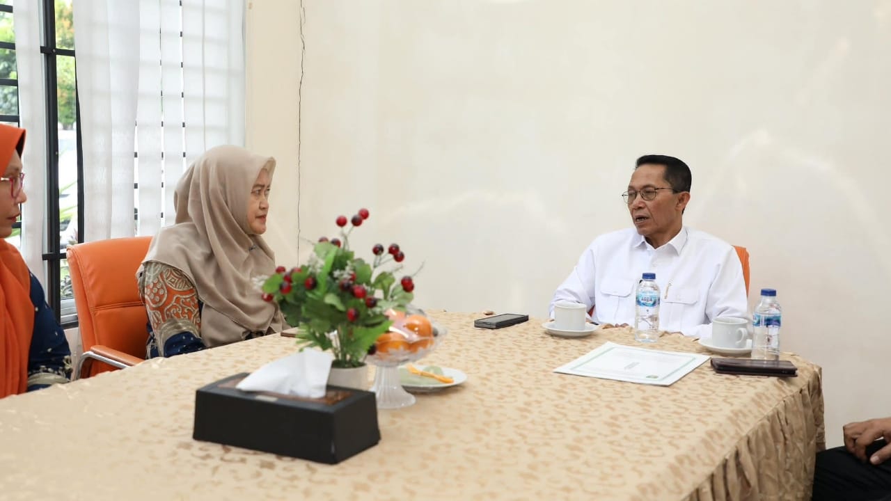 Wali Kota Amsakar Sidak RSUD Embung Fatimah, Amsakar Sambangi Keluarga Pasien Muhammad Alif Okto Karyanto