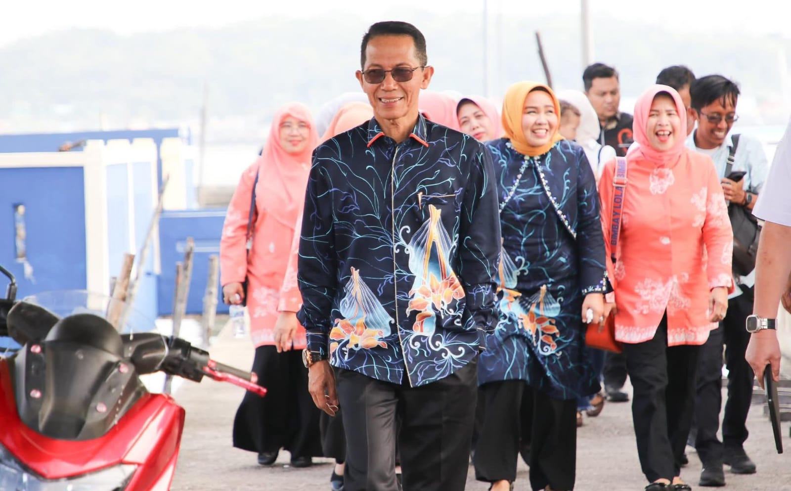 Gubernur Kepri Resmi Kukuhkan Amsakar Erlita Sebagai Ayah dan Bunda GenRe Kota Batam