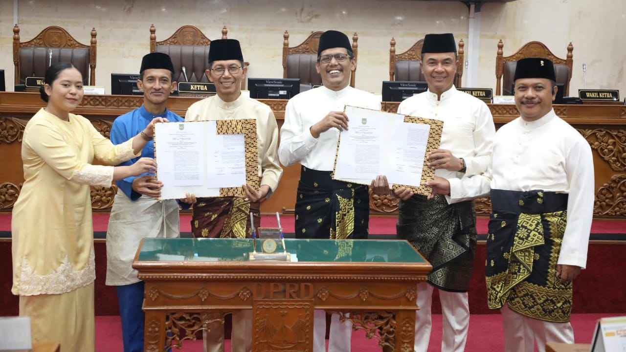 Pemko Bersama DPRD Kota Batam Sepakati Perda Baru, Amsakar Dorong Pendidikan Berkualitas