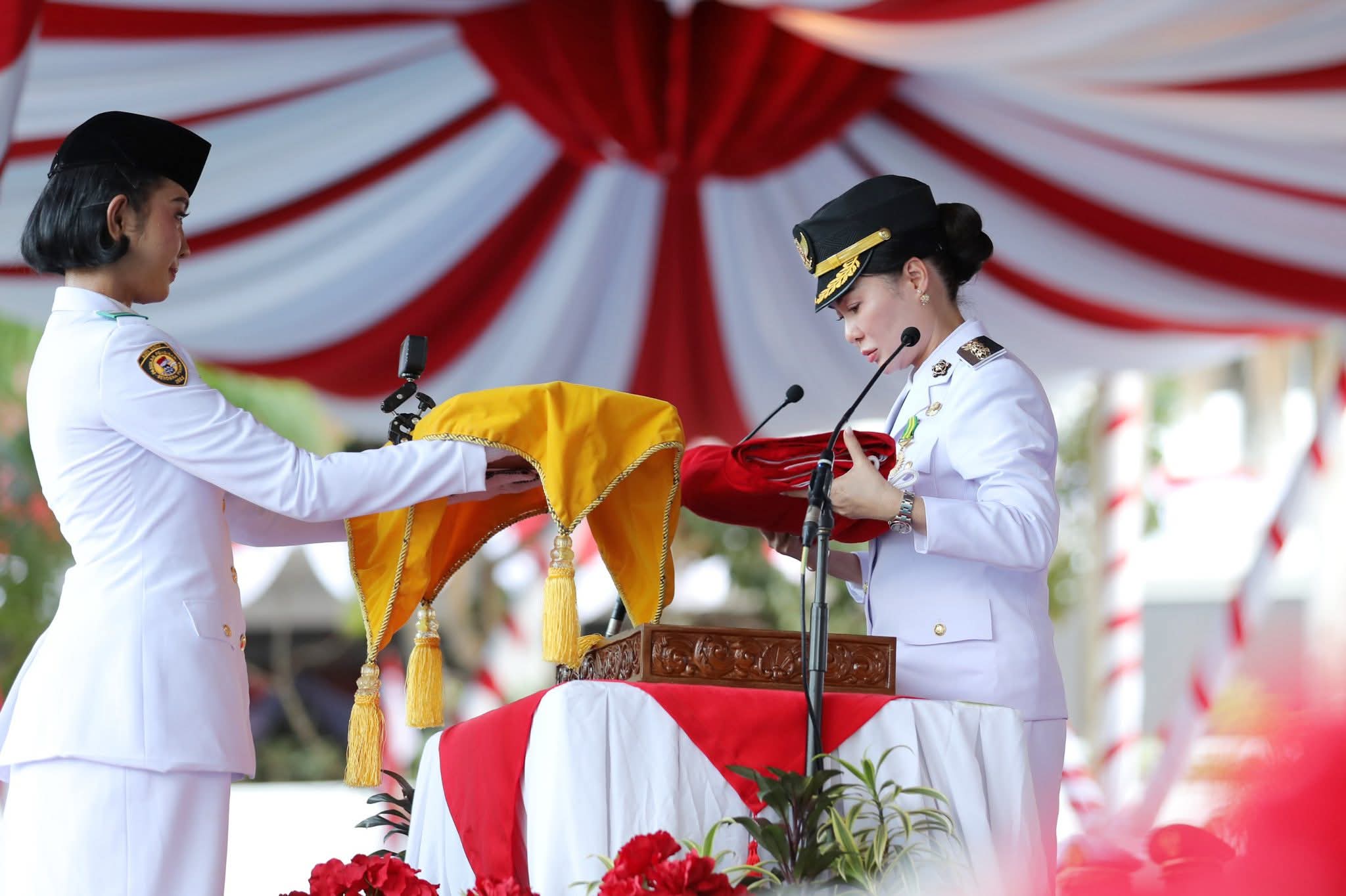 Sukses Dilaksanakan, Li Claudia Apresiasi Upacara Penurunan Bendera Merah Putih di Kota Batam