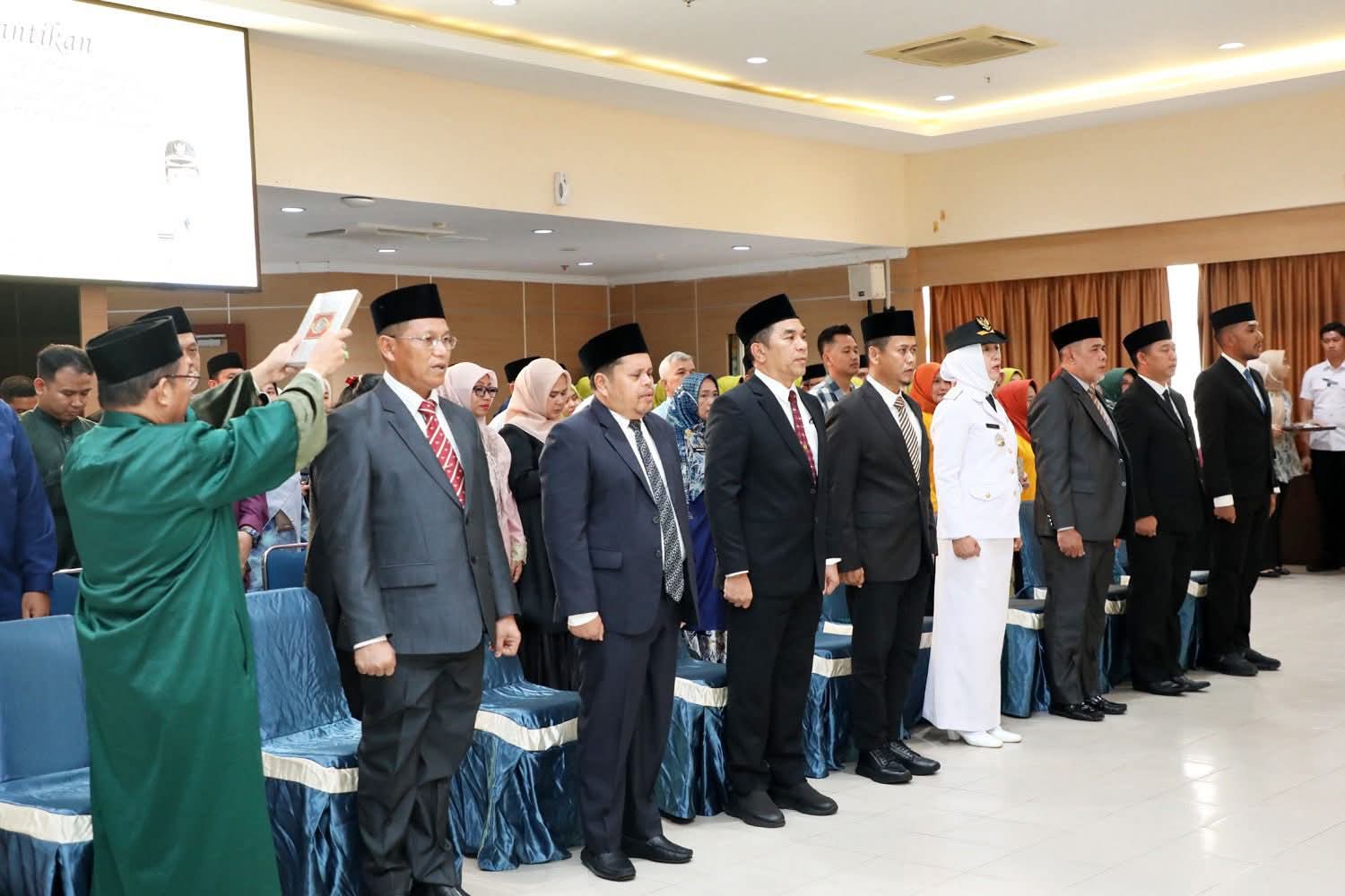 Firmansyah Resmi Menjabat Sekda Batam Definitif dan Syahibul Aziz sebagai Kabid Mutasi dan Promosi BKPSDM