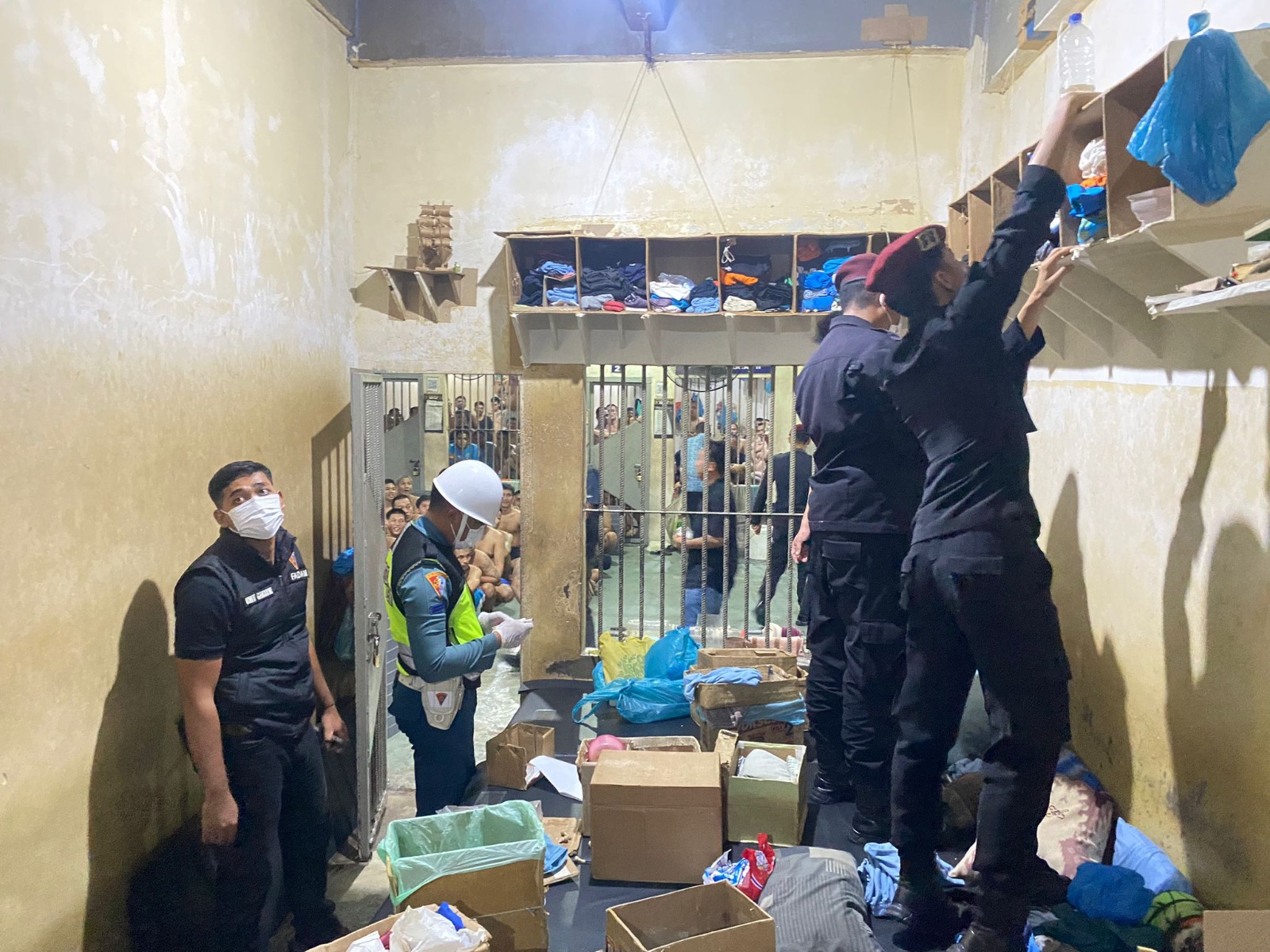 Implementasikan Arahan Dirjenpas, Rutan Batam Bersama APH Gelar Razia dan Tes Urine