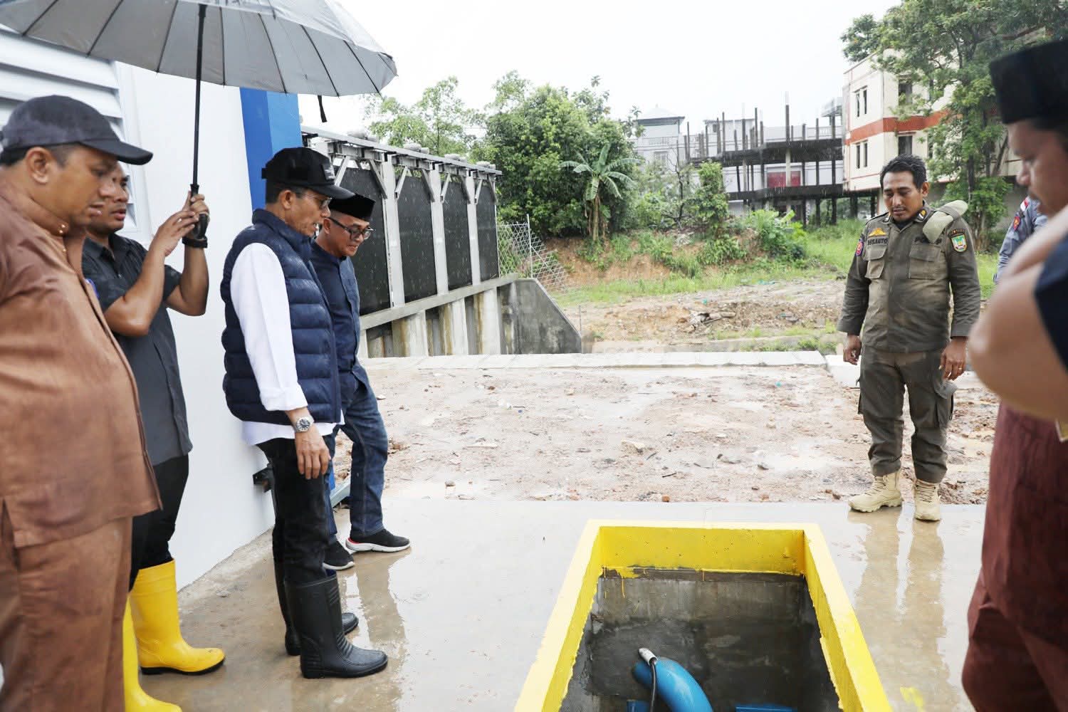 Wujudkan Janji Atasi Banjir, Wali Kota Batam Tinjau Rumah Pompa Jodoh dan Truk Kontainer di Bahu Jalan Batu Ampar