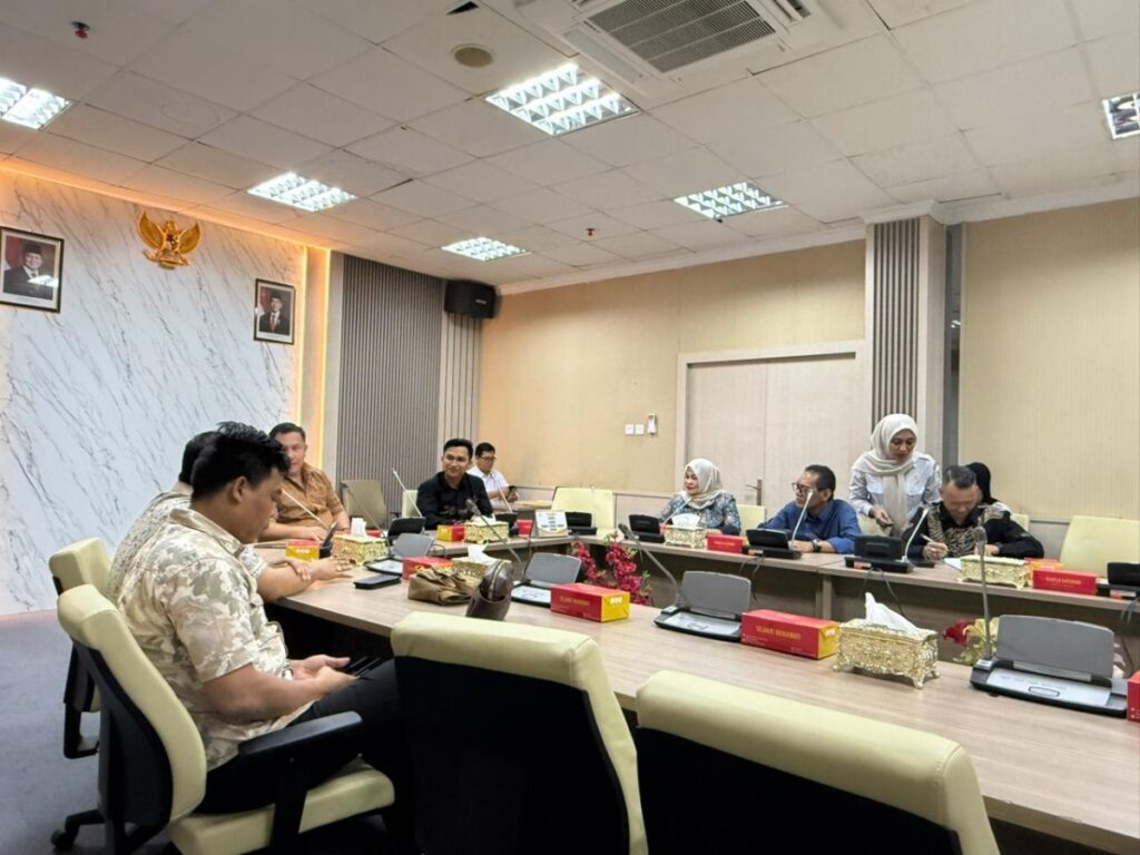 Bahas Pengawasan di Bidang Kepegawaian dan SDM, Komisi II DPRD Kota Batam Terima Kunker Komisi I DPRD Kota Jambi