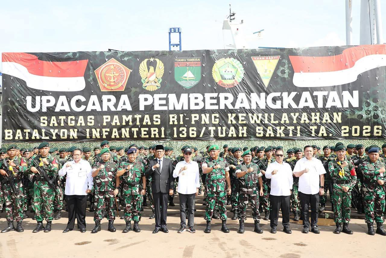 Jaga Kedaulatan Negara, Wali Kota Amsakar Ikut Memberangkatkan 450 Prajurit Yonif 136/Tuah Sakti Batam