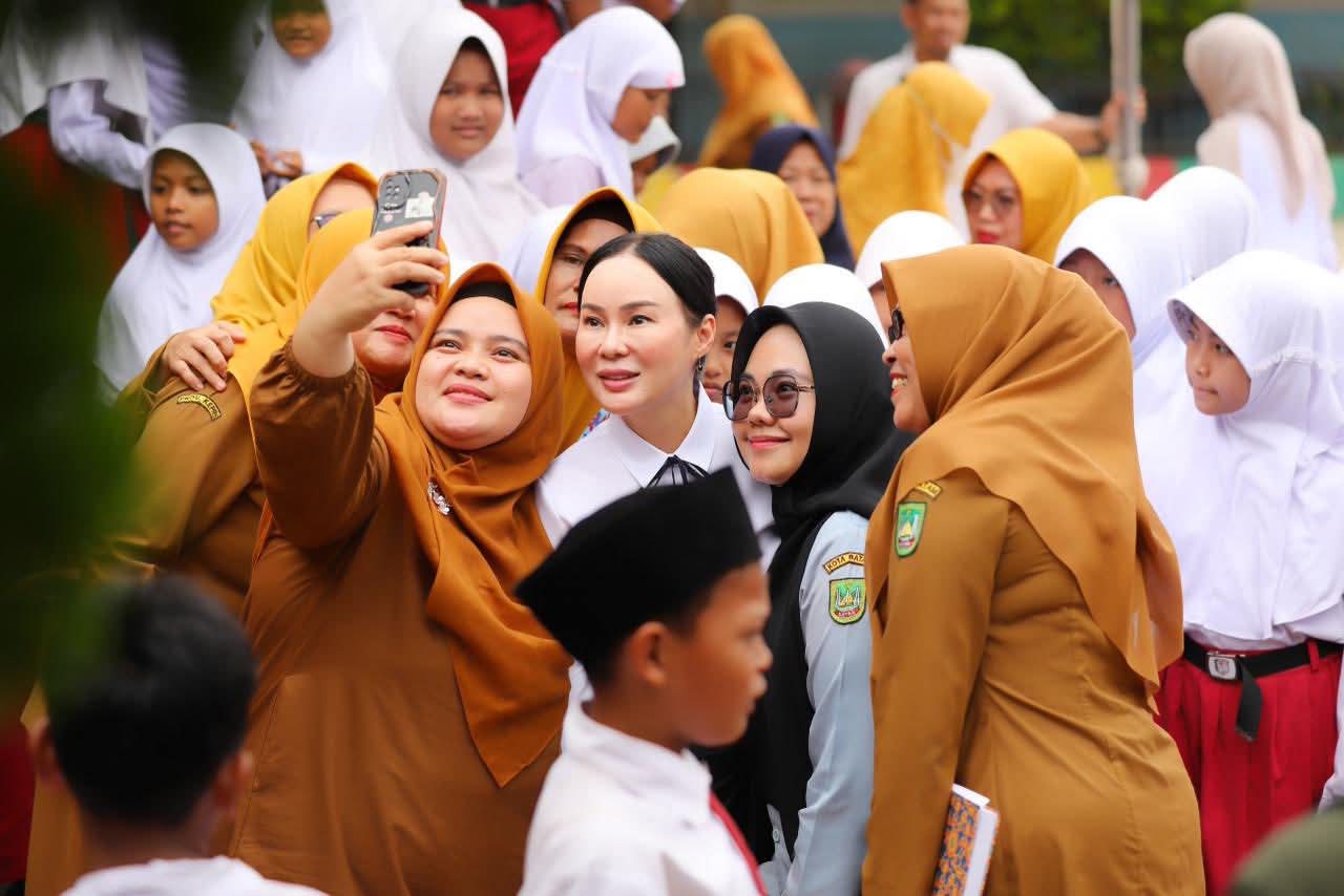 Wawako Li Claudia Ajak Masyarakat Bergotong Royong Dukung Pendidikan Layak bagi Anak Batam