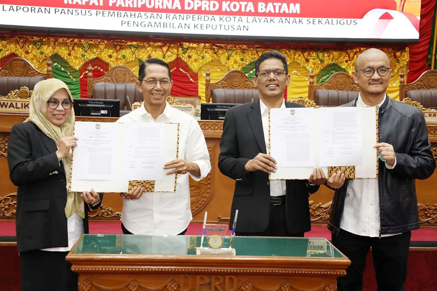 DPRD Batam Sahkan Ranperda Kota Layak Anak Amsakar Tegaskan Komitmen Lindungi Hak Anak