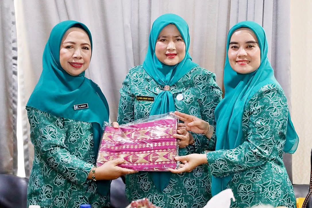TP-PKK Asahan Pelajari Program Rumah Dilan hingga Galeri Pelangi di Batam