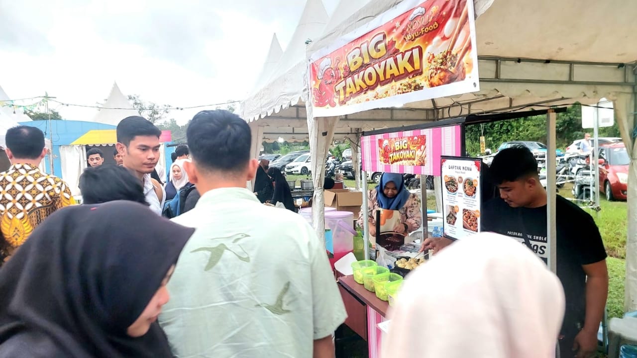 BWR ke-7 di Taman Dang Anom Membludak, Kuliner Big Takoyaki Diserbu pengunjung