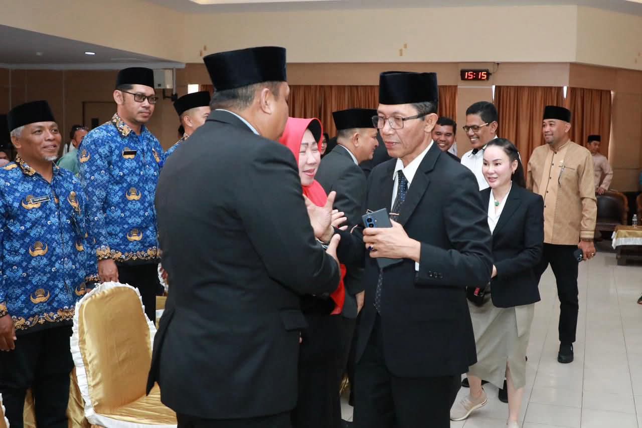 Rotasi dan Angkat Pejabat Pemko Batam, Wali Kota Amsakar Minta Kadis Bergerak Cepat Tuntaskan Sampah hingga Banjir