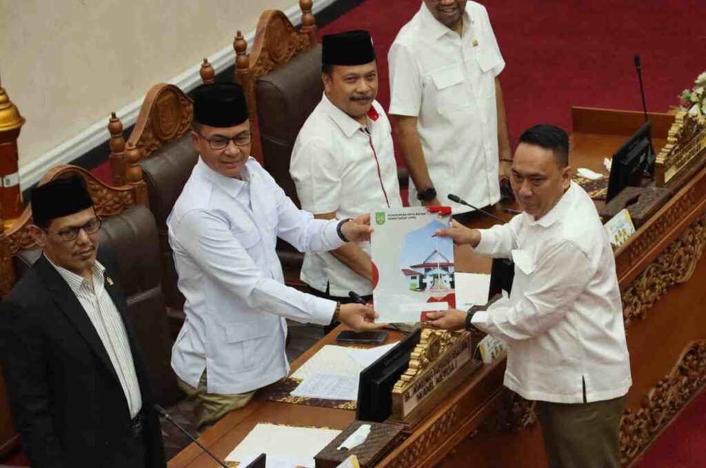DPRD Kota Batam Sahkan Ranperda Penyelenggaraan Adminduk