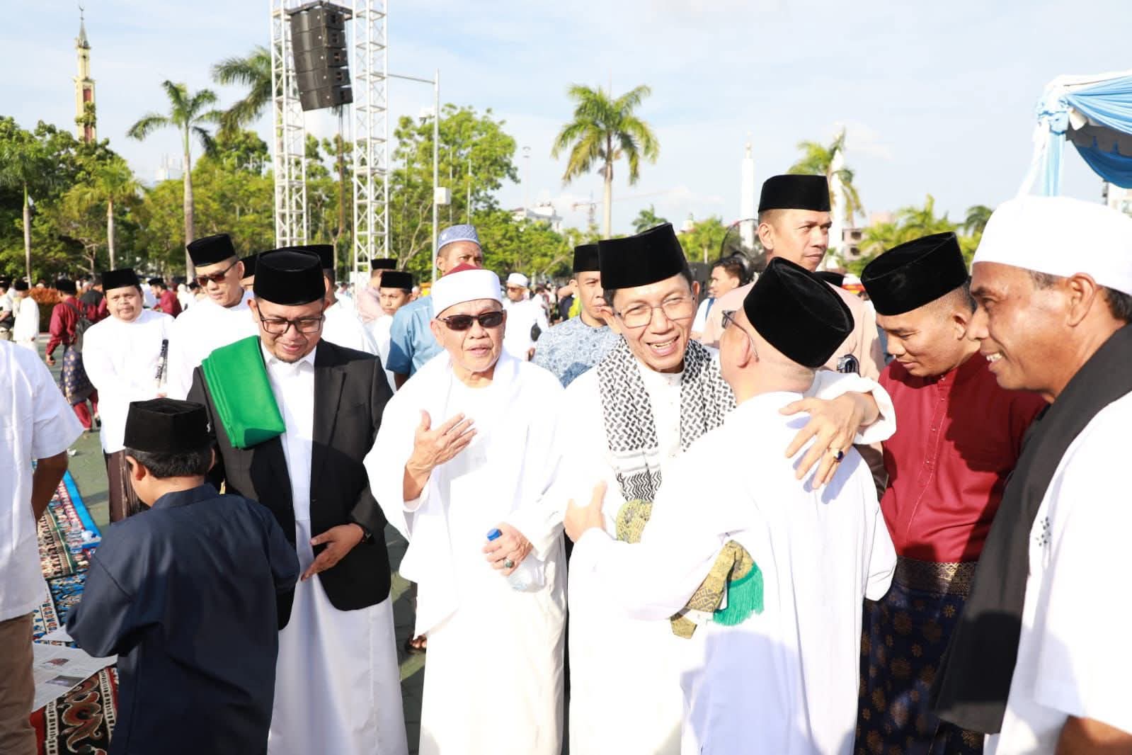 Momen Idulfitri 1447 H, Wali Kota Amsakar Salat Id Bersama Ribuan Masyarakat Batam