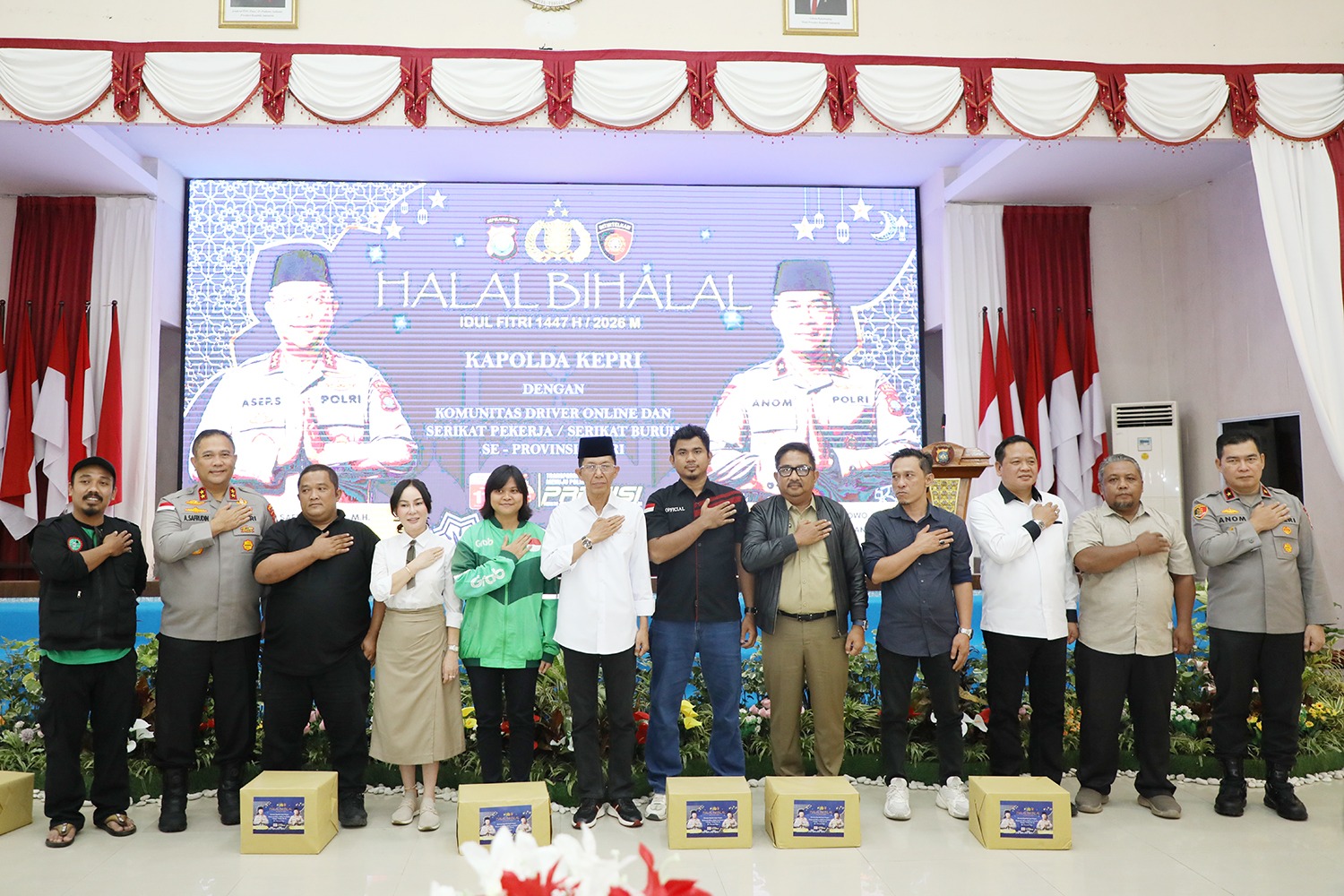 Hadiri Halalbihalal Polda Kepri, Amsakar-Li Claudia Ajak Driver Online dan Buruh Jaga Stabilitas Batam