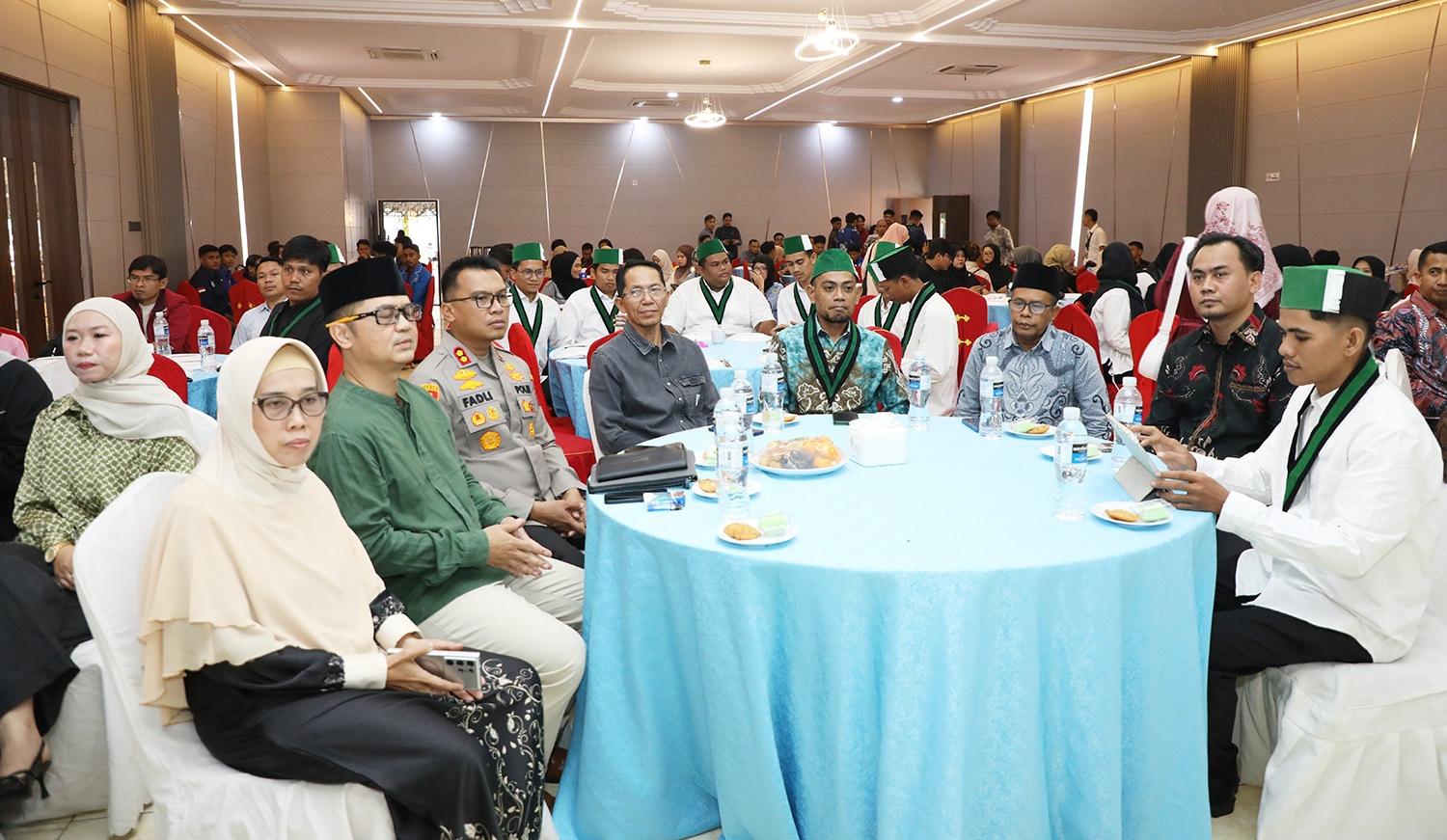 Pelantikan Pengurus HMI dan KOHATI Batam, Wali Kota Amsakar Tekankan Peran Mahasiswa sebagai Agen Perubahan