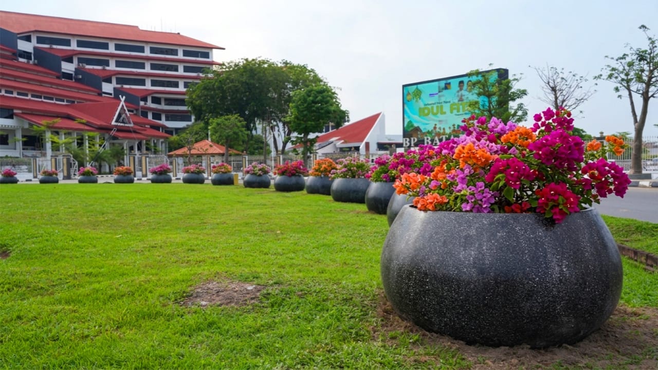 Penataan Pot Bougenville Perkuat Estetika Kota Batam Tanpa Bebani Keuangan Negara