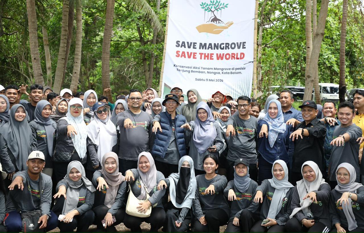 Amsakar Ikut dalam Aksi Penanaman Mangrove Bersama UNRIKA di Kawasan Pesisir Tanjung Bemban