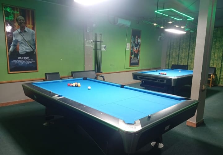 Promo Menarik di Que Club Billiard Cemara Asri, Harga Bersahabat dan Gratis Minuman