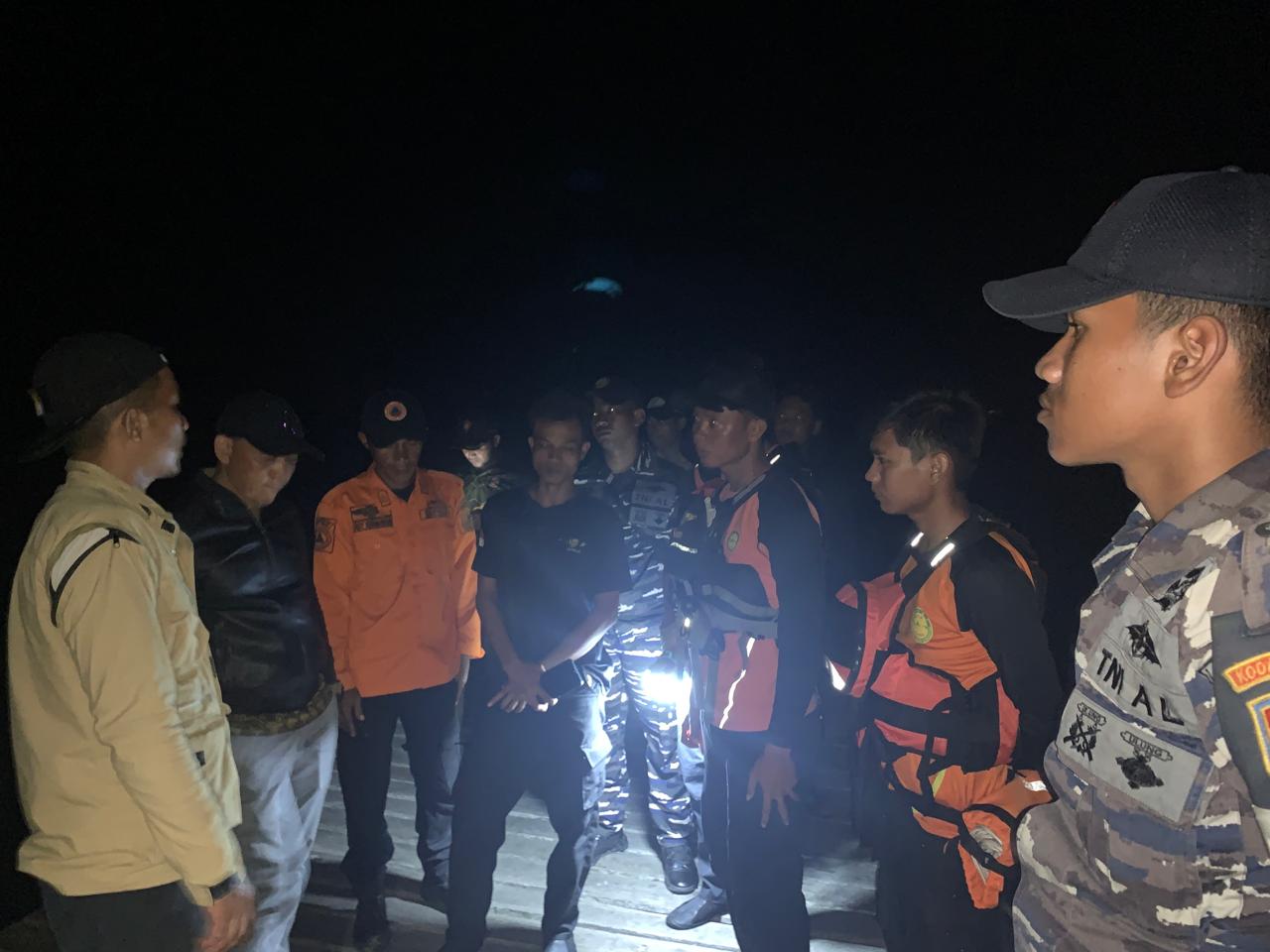 Potongan Tubuh Pria Ditemukan Mengapung di Perairan Jemaja Timur TNI-Polri dan Basarnas Lakukan Pencarian