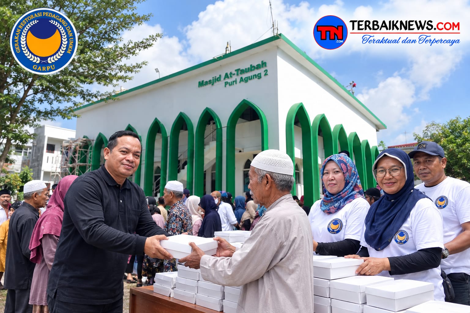 DPW GARPU Kepri Gelar Jumat Berkah, Bagikan Nasi Kotak di Masjid AT Taubah Kota Batam
