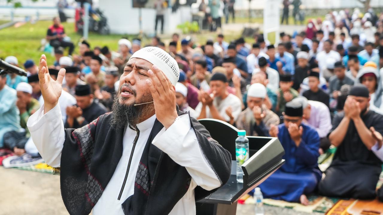 500 Warga Ikuti Shalat Istisqa di Waduk Nongsa, BP Batam Upayakan Pemulihan Air